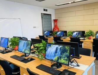 广告公司一批高配电脑传越火线CF英雄联盟LOL游戏本 原装正品设计